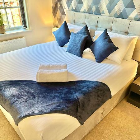 A Stylish Retreat - Super King Bed - Heart Of Town Centre - 5 Mins Stroll To Beach Bournemouth Eksteriør bilde