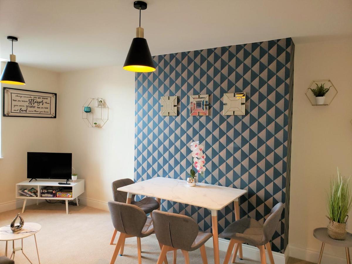 A Stylish Retreat - Super King Bed - Heart Of Town Centre - 5 Mins Stroll To Beach Bournemouth Eksteriør bilde