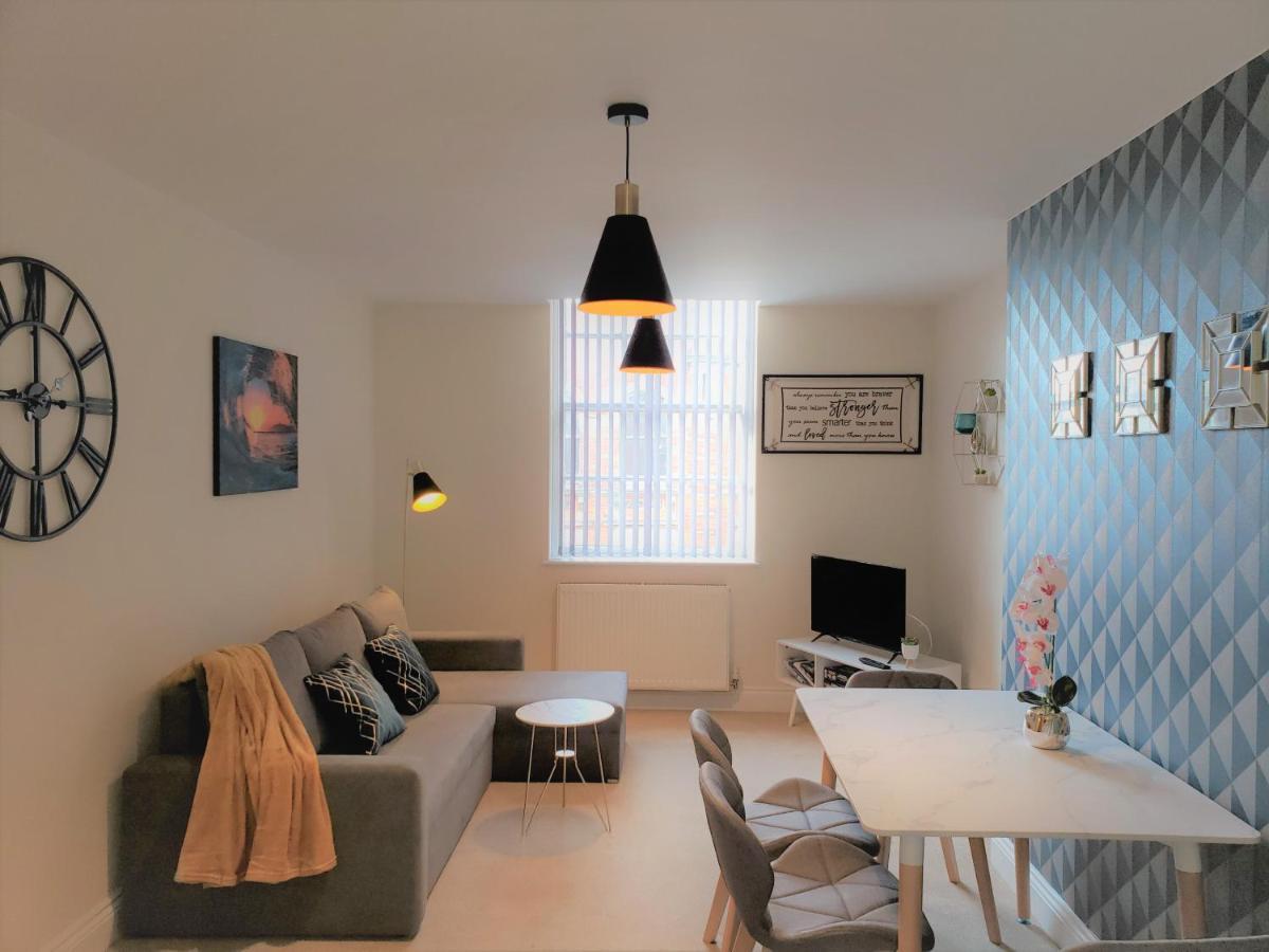 A Stylish Retreat - Super King Bed - Heart Of Town Centre - 5 Mins Stroll To Beach Bournemouth Eksteriør bilde