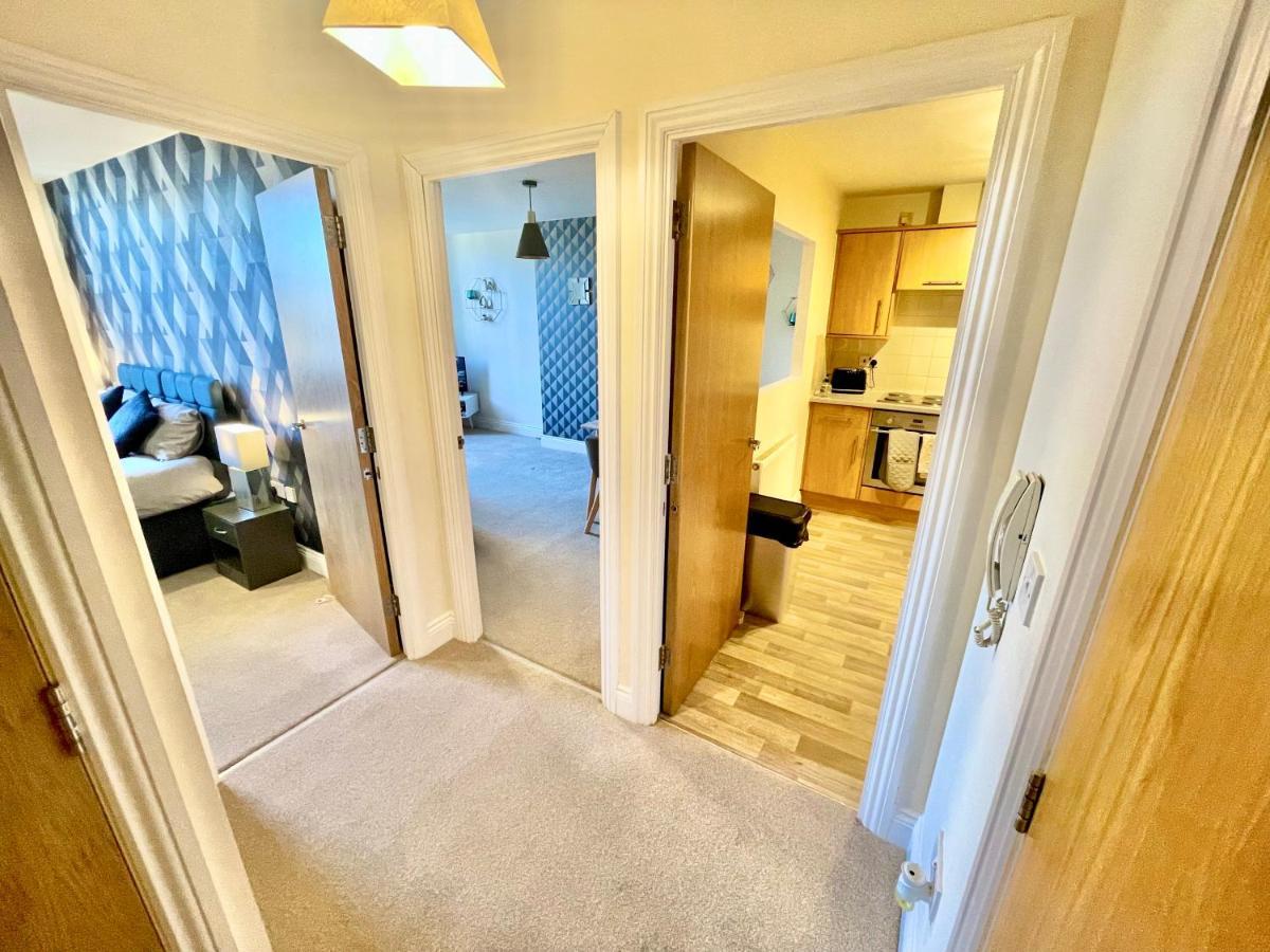 A Stylish Retreat - Super King Bed - Heart Of Town Centre - 5 Mins Stroll To Beach Bournemouth Eksteriør bilde