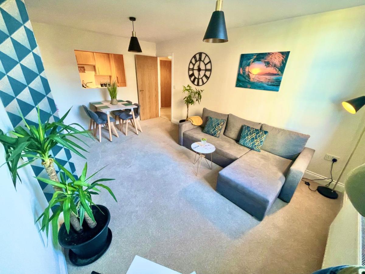 A Stylish Retreat - Super King Bed - Heart Of Town Centre - 5 Mins Stroll To Beach Bournemouth Eksteriør bilde