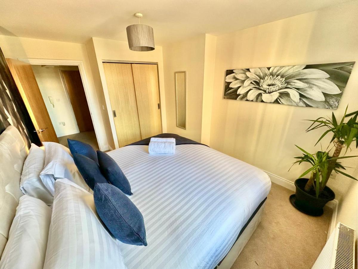 A Stylish Retreat - Super King Bed - Heart Of Town Centre - 5 Mins Stroll To Beach Bournemouth Eksteriør bilde